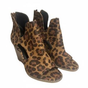 Leopard wedge heels size 8 NWT